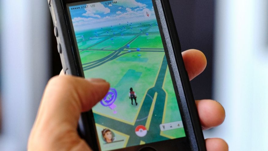 Vì Pokémon Go, game thủ bị phát hiện 'bắt cá hai tay' tới cái kết F.A