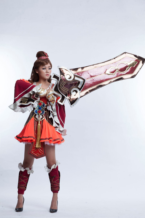Ngắm Văn Mai Hương đáng yêu trong cosplay Bách Chiến Vô Song