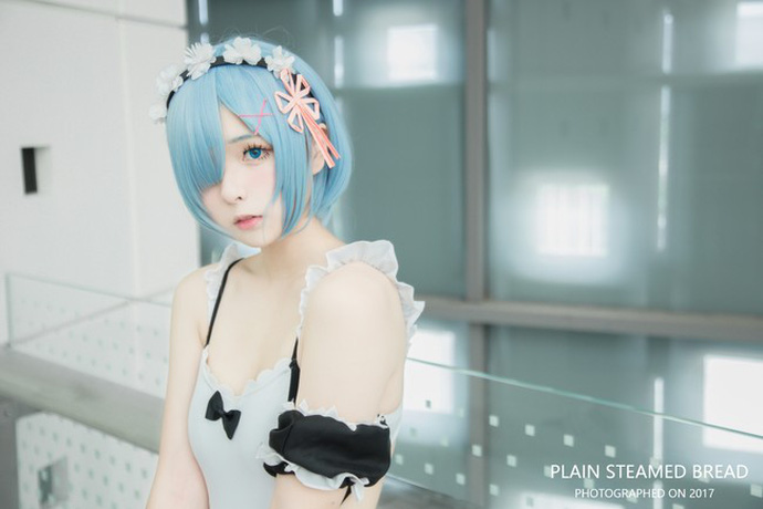 Nóng mắt với cosplay cô nàng Rem loli cực gợi cảm trong Re:Zero