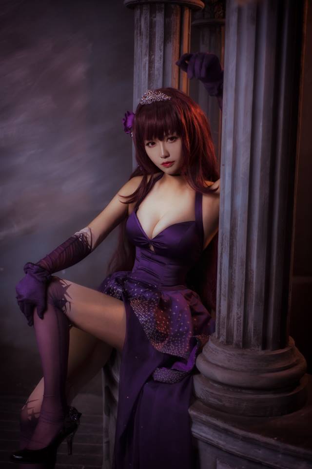 Cosplay Scathach cực quyến rũ trong Fate/Grand Order