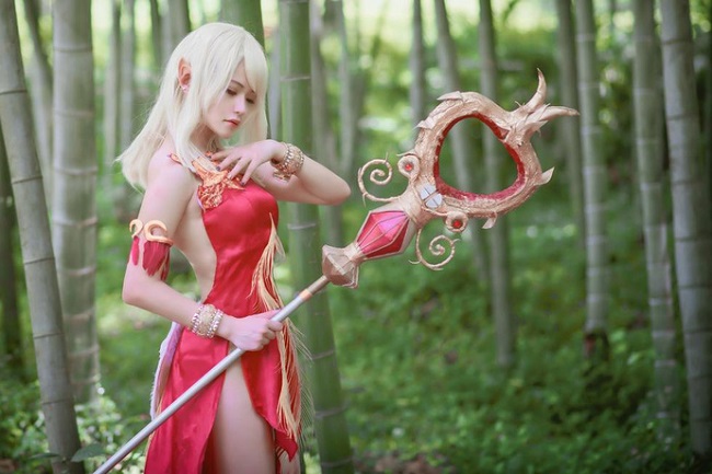 Mê mẩn cosplay nàng Elf lưng trần cực quyến rũ trong TERA Online