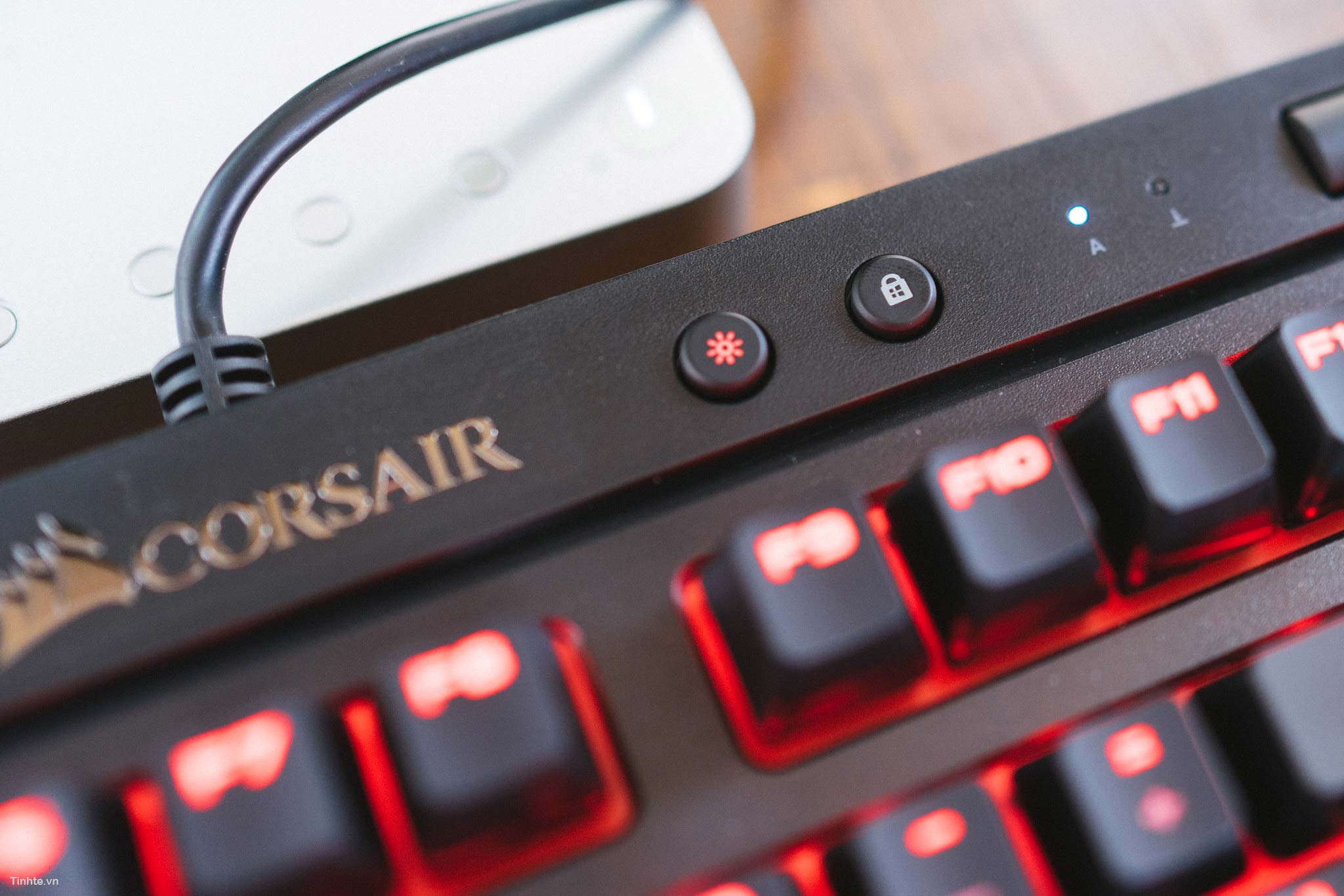 Corsair K63 – “bạn đồng hành” cực chuẩn cho game thủ bình dân