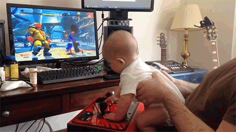 Xem nhóc tỳ 6 tháng tuổi quẩy trong Street Fighter V