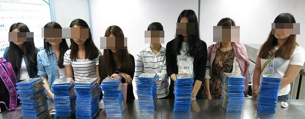 Buôn lậu game – 8 sinh viên nữ bị bắt giữ