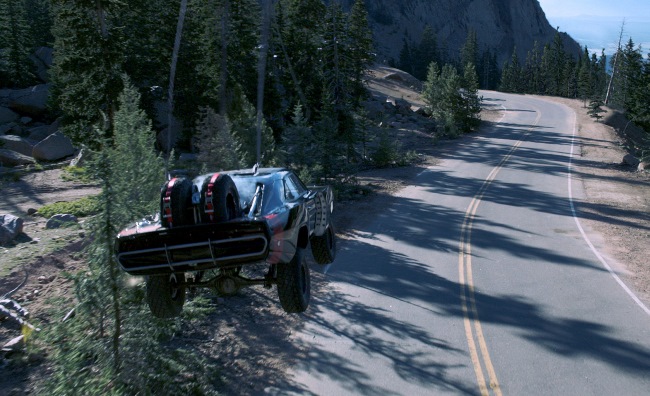 Cảm nhận Phim Fast & Furious 7: Không chỉ có xe hơi và đường đua 