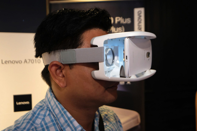Kính chơi game VR của Lenovo chỉ có giá 690 nghìn đồng