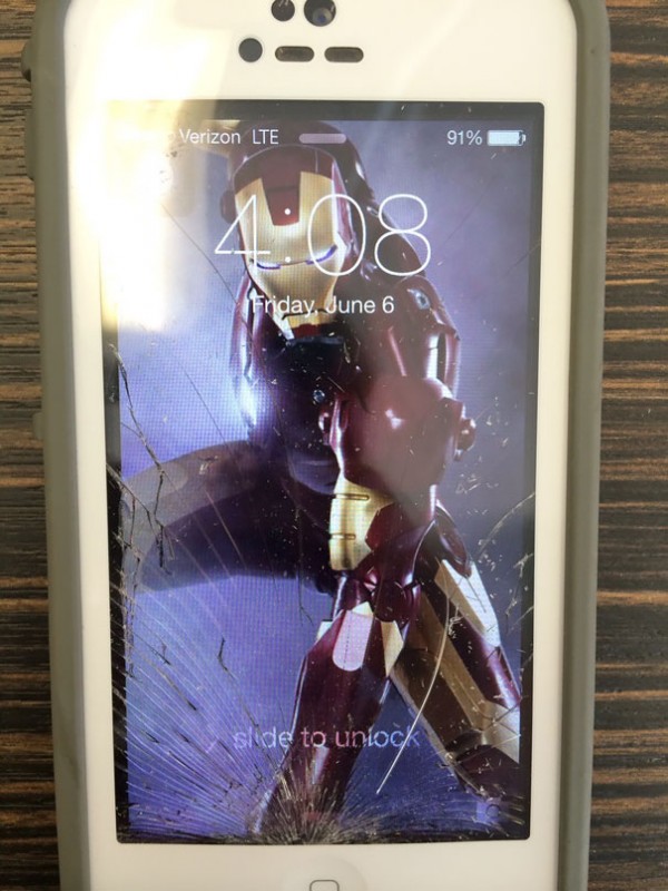 Cách tận dụng màn hình điện thoại bị vỡ rạn kính