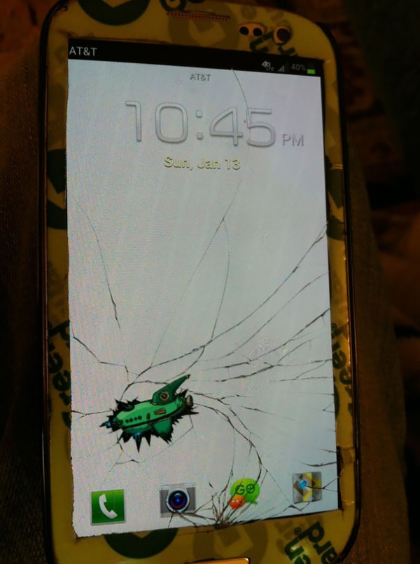 Cách tận dụng màn hình điện thoại bị vỡ rạn kính