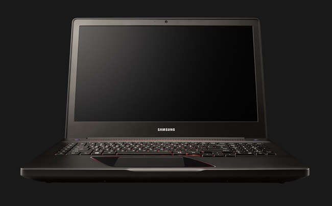 Samsung ra mắt laptop chơi game đầu tiên