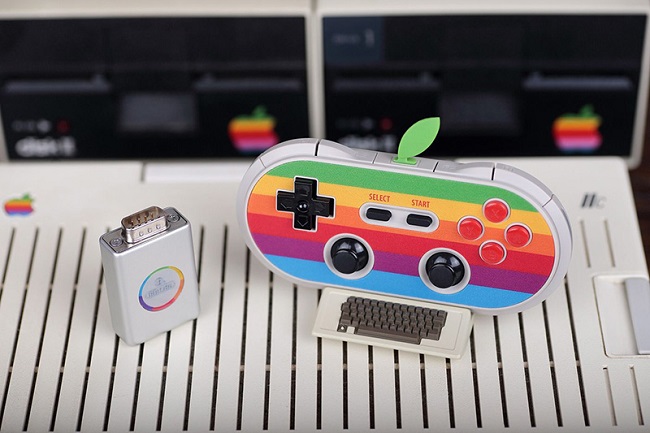 AP40 - Tay cầm chơi game không dây, lấy ý tưởng từ hàng cổ xưa của Apple 
