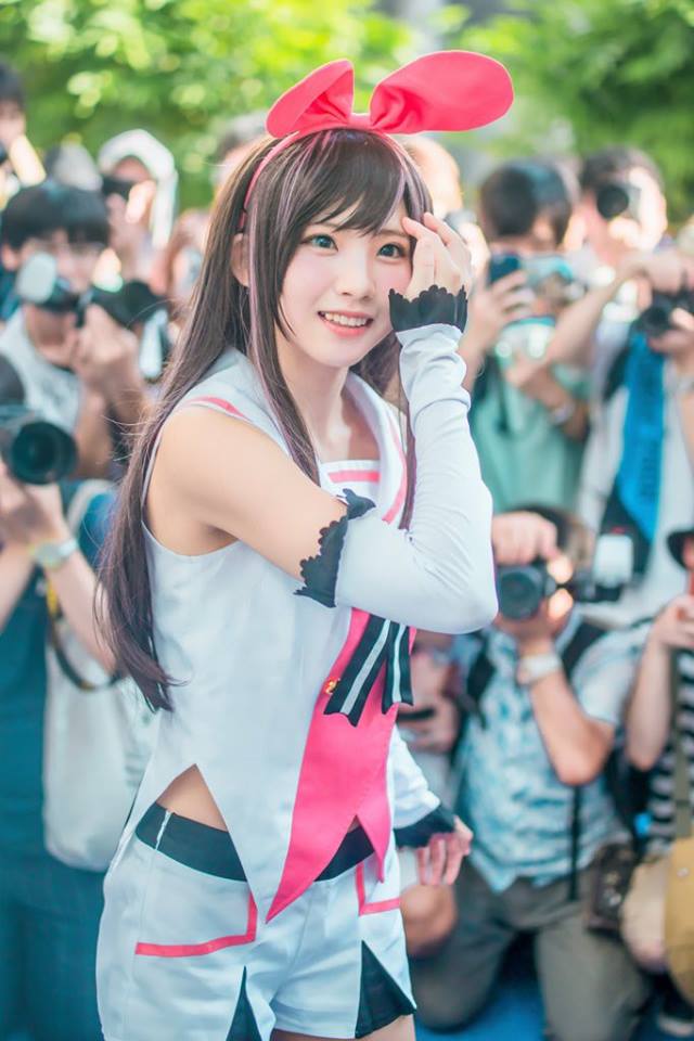 Đường phố Nhật Bản náo loạn vì nữ Cosplayer xinh đẹp Enako