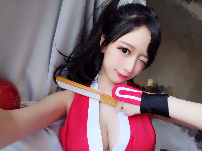 Bộ ảnh selfie cực hot cosplay “mỹ nữ ngực khủng” Mai Shiranui