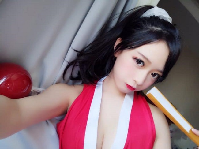 Bộ ảnh selfie cực hot cosplay “mỹ nữ ngực khủng” Mai Shiranui