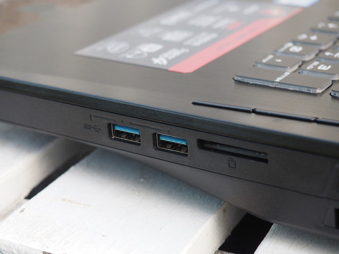 MSI GT73VR – laptop gaming khủng đọ ngang máy để bàn