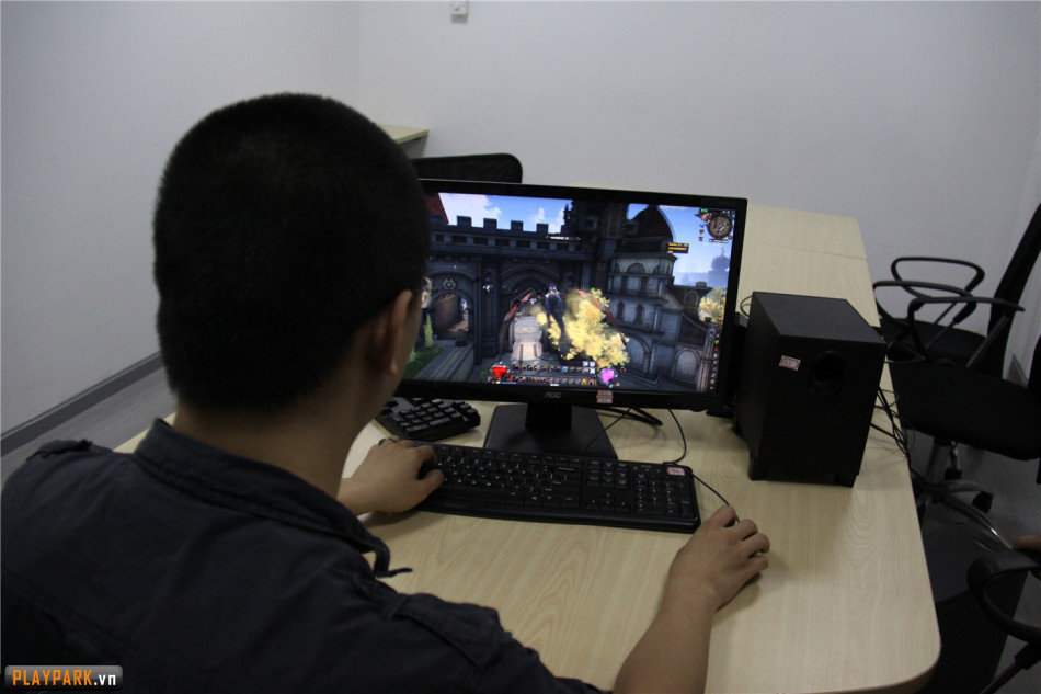Game 'bom tấn' Đại Chiến Titan ra mắt làng game Việt