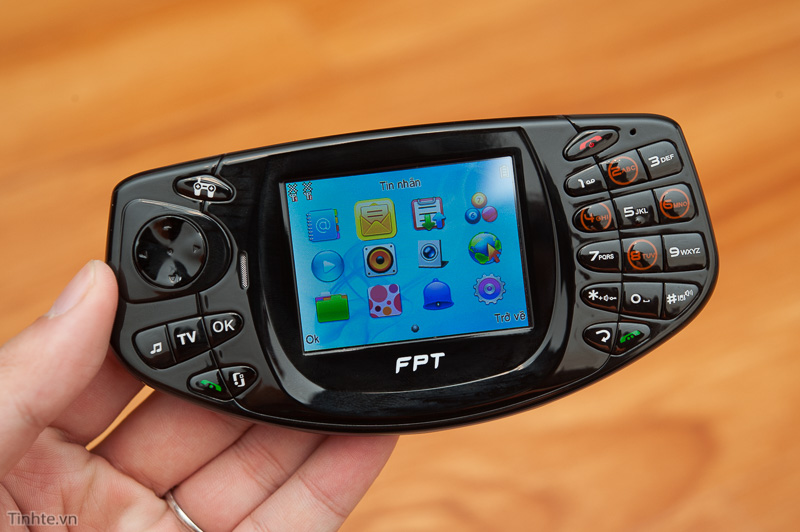 FPT sản xuất điện thoại dành riêng cho việc chơi game với giá siêu rẻ 