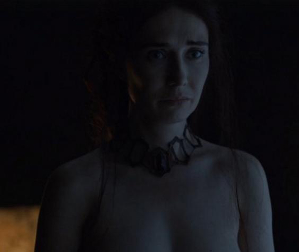 Game of Thrones mùa 6 - Shock khi chứng kiên thân hình quỷ quái của Red Woman