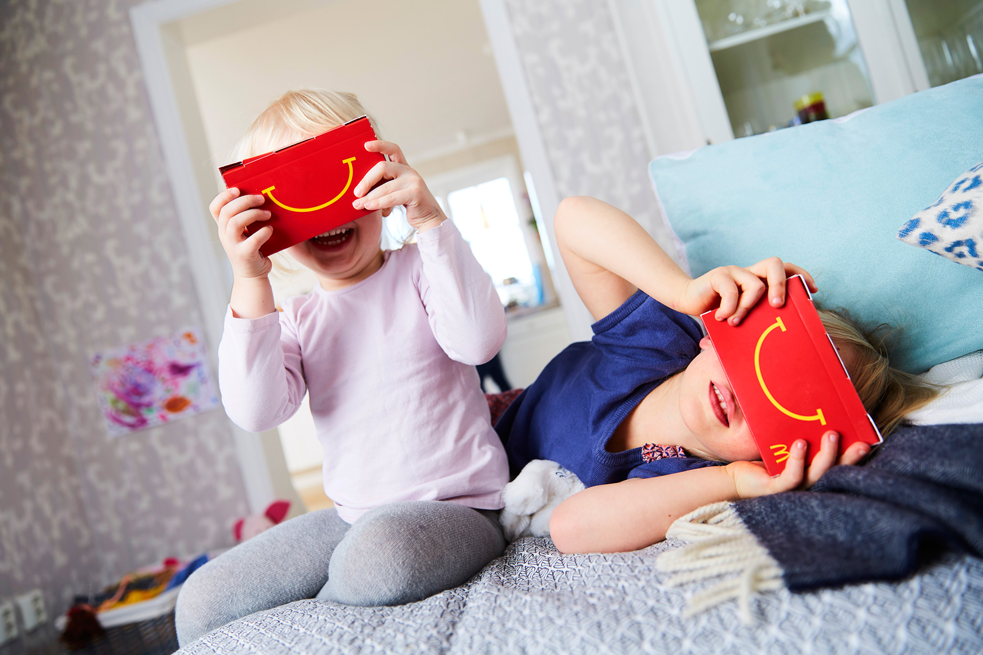 Làm kính VR chơi game từ vỏ hộp bánh McDonald’s