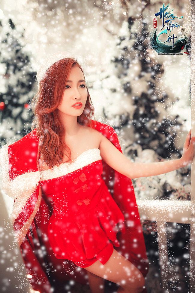 DJ Trang Moon thay áo sưởi ấm trái tim game thủ mùa Giáng Sinh