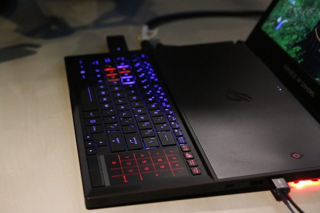  Asus ra mắt laptop gaming Zephyrus mỏng nhất thế giới, design độc đáo
