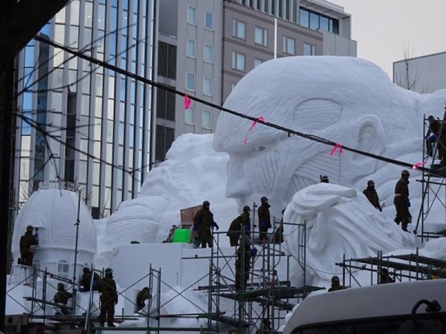 Tượng tuyết khổng lồ Dragon Ball, Attack on Titan xuất hiện ở Nhật