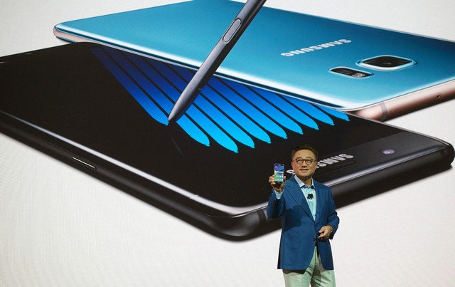 Nôn nóng đánh bại Apple khiến Note 7 của Samsung gặp sự cố cháy nổ