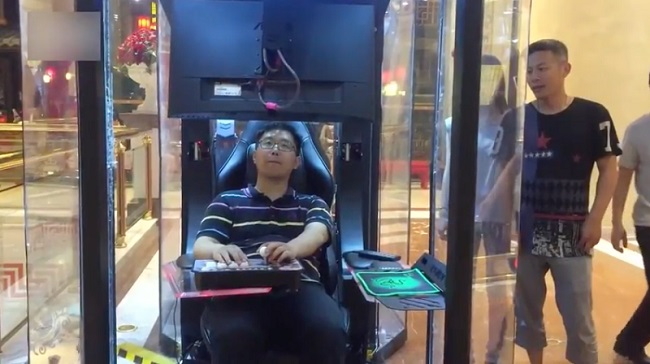 Xuất hiện phòng chơi game độc đáo cho khách mua sắm thư giãn tại Trung Quốc
