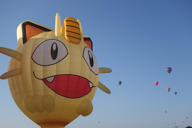 Fan Pokemon lần đầu chiêm ngưỡng khinh khí cầu đội Rocket ngoài đời thực