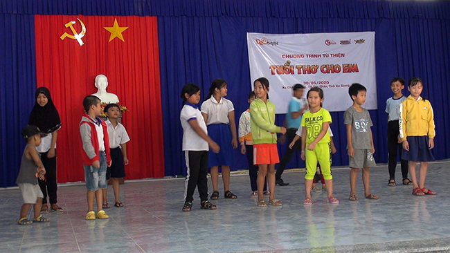 Quốc tế Thiếu Nhi 1/6, NPH Dzogame tổ chức chương trình “Tuổi Thơ Cho Em” tại tỉnh An Giang