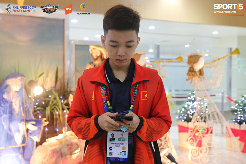 SEA Games 30 – Những hình ảnh đầu tiên của đội tuyển Mobile Legends: Bang Bang Việt Nam