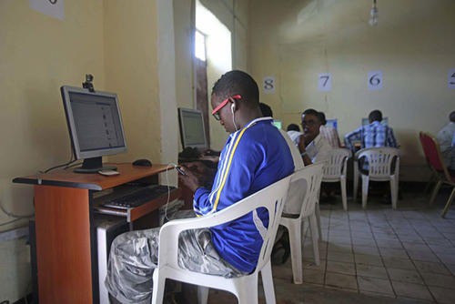 Trải nghiệm quán net ở châu Phi: Mở web mất 5 phút, có nơi thu phí cắt cổ tới 400.000 đồng/giờ 