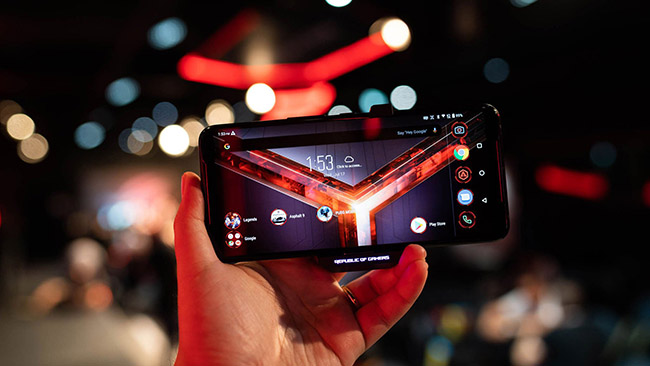 ASUS ROG Phone 2: Màn AMOLED 120 Hz, Snapdragon 855 Plus, 12 GB RAM, pin 6000 mAh, nhiều phụ kiện