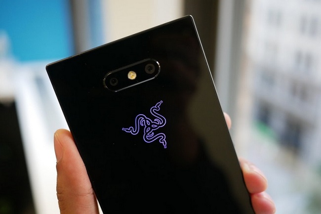 Razer Phone 2 ra mắt: Snap. 845, logo phát sáng, nâng cấp màn hình & camera