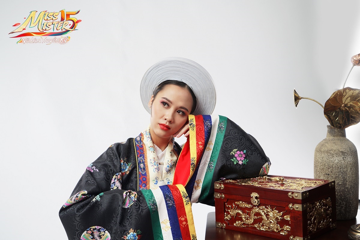 Miss & Mister VLTK 15: Tôn vinh văn hóa Việt qua cổ phục Nhật Bình - Áo Tấc